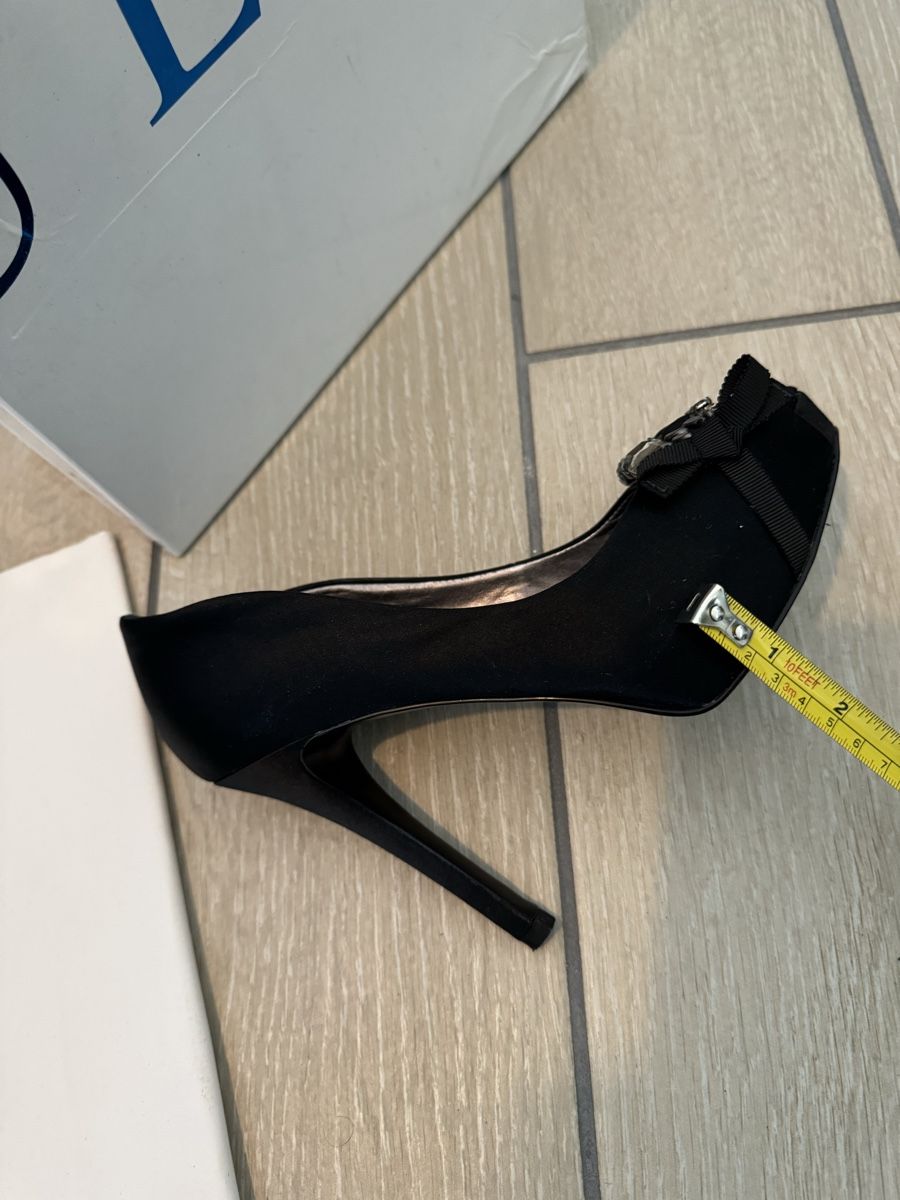 Guess Damenschuhe: Elegante Guess Pumps Schwarz, gr. 37 – Gebraucht aus Granges VS von rvn 6