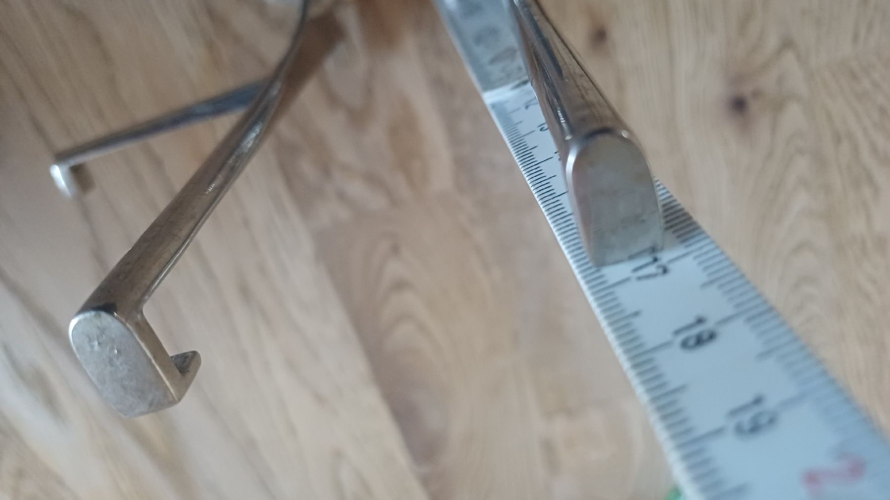 Regale: 2 Tablarhalter Badezimmer – Gebraucht aus Flawil von Naphtali 4
