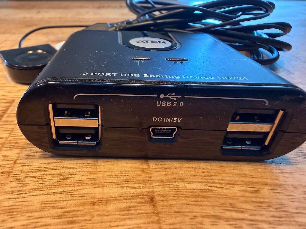 Hub & Switch: Aten Us224 2-port USB Switch – Usato da Bern venduto da schaermu 1