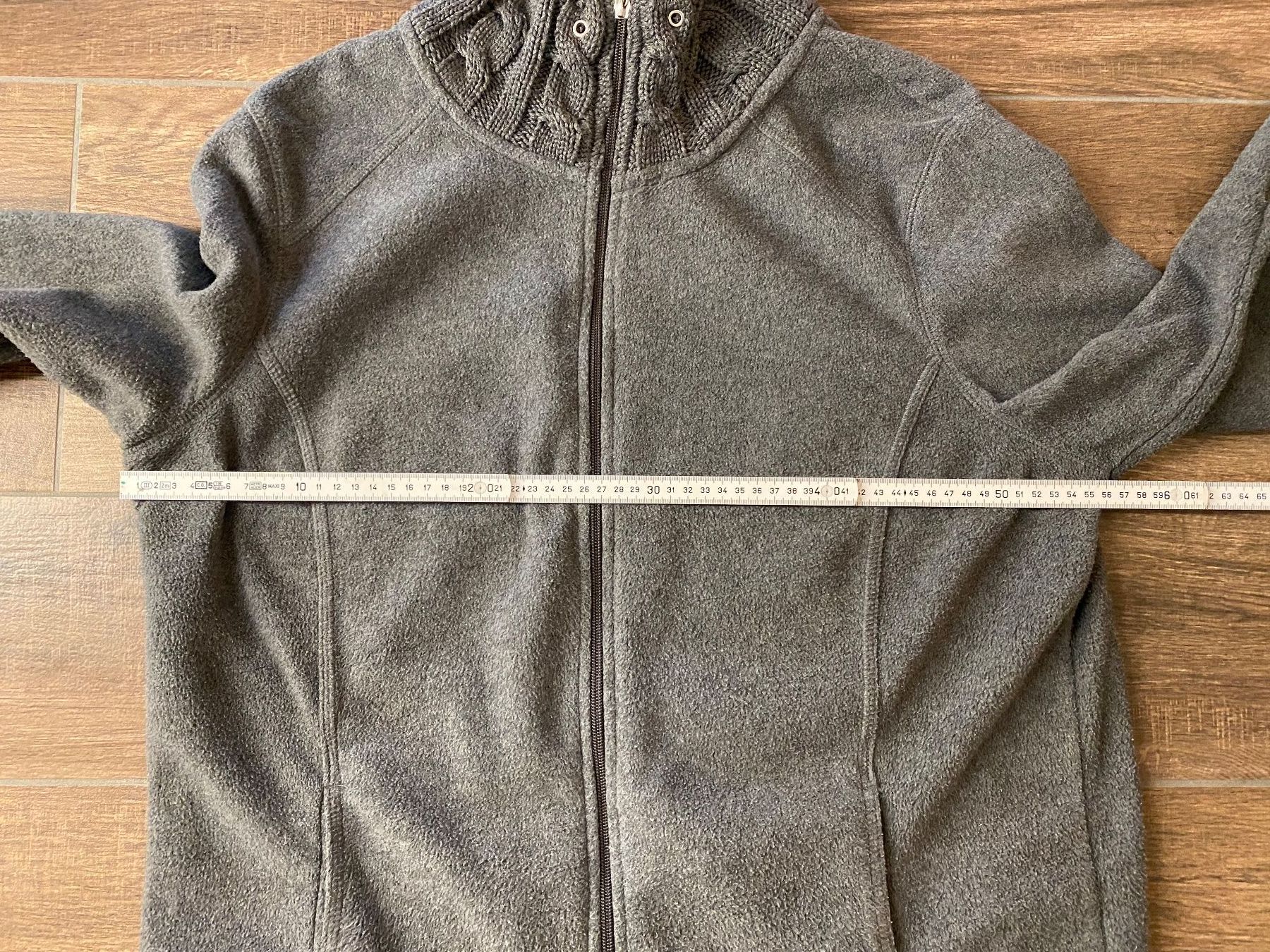 C&A Giacche: C&A Canda Strickjacke Trainingsjacke grau Gr. L – Usato da Pratteln venduto da a23_j2gs 4