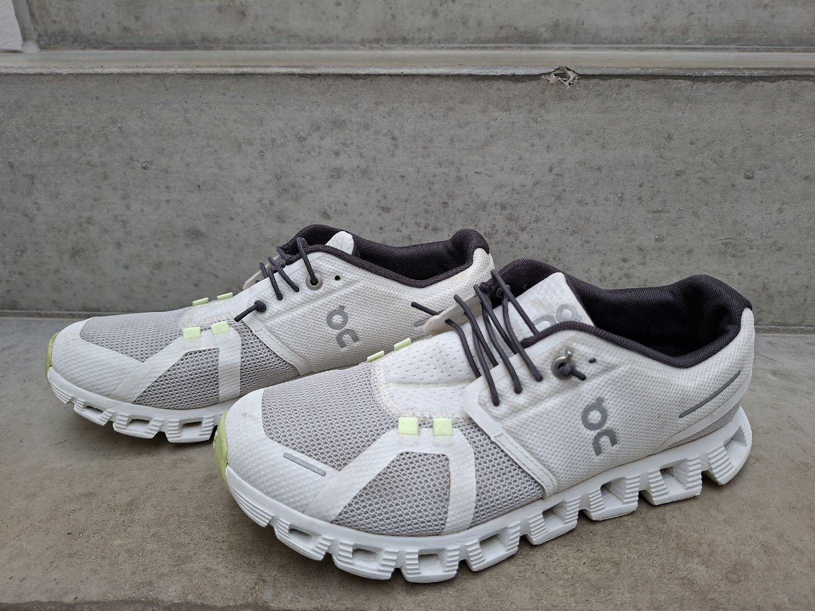 On Scarpe da donna: On Cloud Damen, Gr. 38.5, Top Zustand – Usato da Männedorf venduto da finnoeggeli
