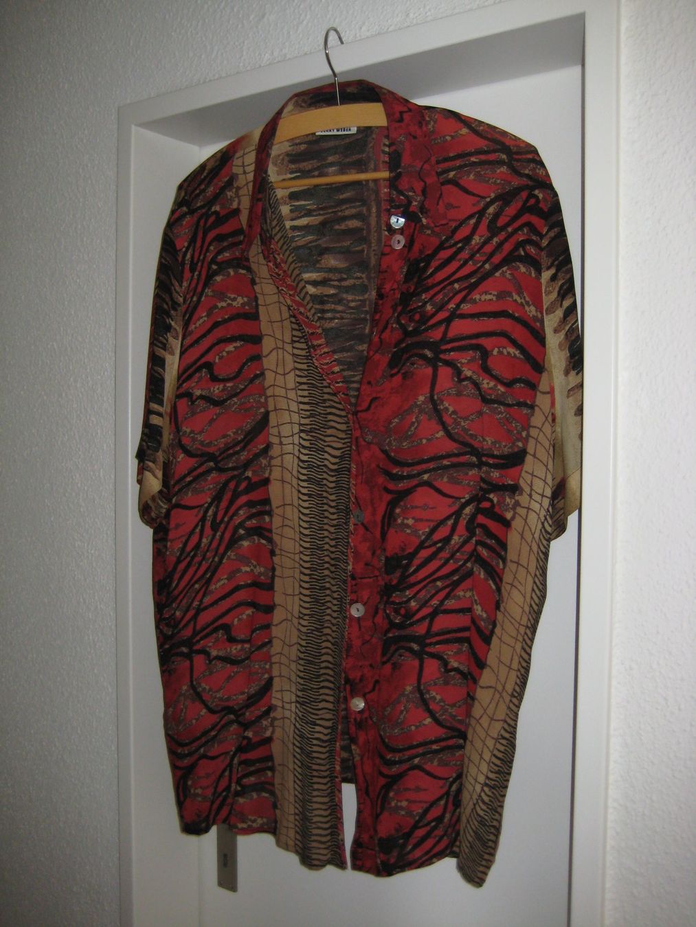Camicette: Kurzarm Bluse schwarz/beige/ rot Grösse 48 – Usato da Dietlikon venduto da kue_6cd5