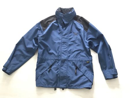 blaue Outdoor-Jacke von Salewa