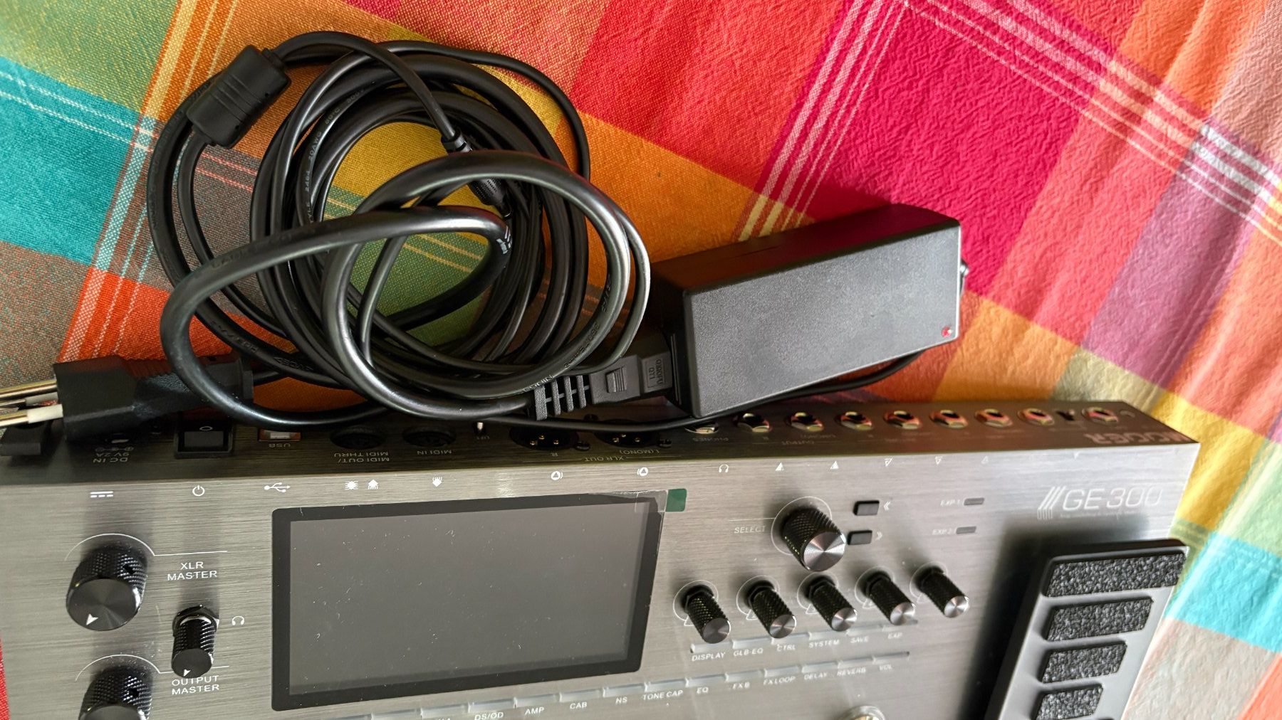 Mooer Strumenti musicali: MOOER GE300 Amp modelling, synth & Multi Effects – Usato da Lamboing venduto da Heureux 7