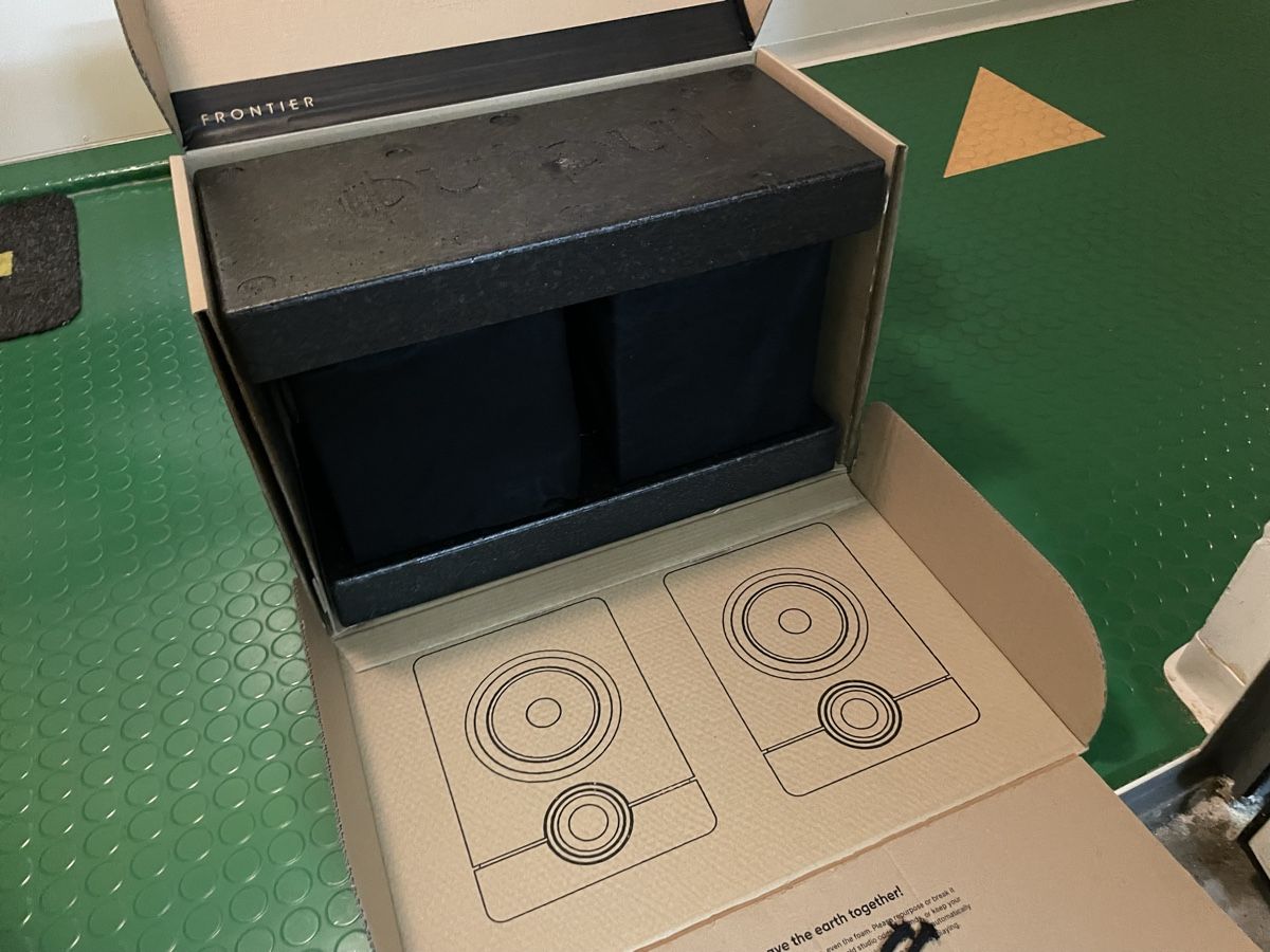Lautsprecher: Output Frontier Studio-Monitore, Paar, neuwertig mit OVP – Gebraucht aus Scheuren von MorbusNoahGrinder 2