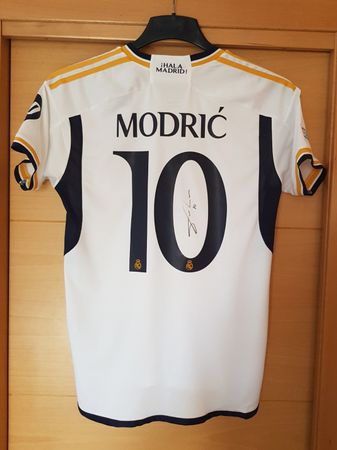Luka Modric - Real Madrid Home Trikot - Signiert