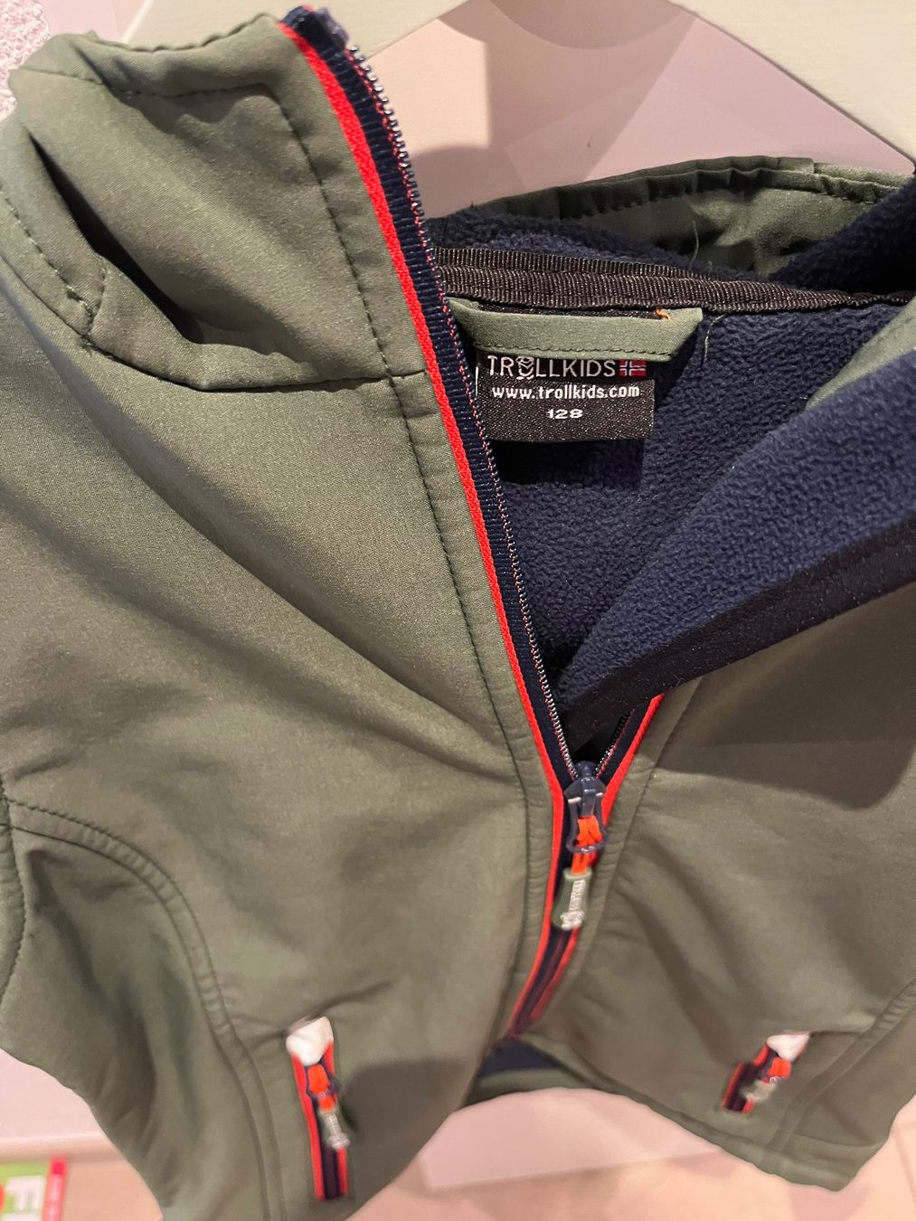 Trollkids Jacken & Mäntel: ***TROLLKIDS*** Softshell-Jacke Gr. 128! – Neu (gemäss Beschreibung) aus Volketswil von Kephren 1