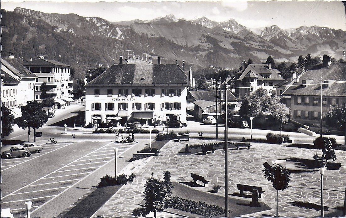 Cartoline postali: BULLE, place st. Denis et chaine des vanils – Nuovo (secondo la descrizione) da Les Verrières venduto da Scampi0