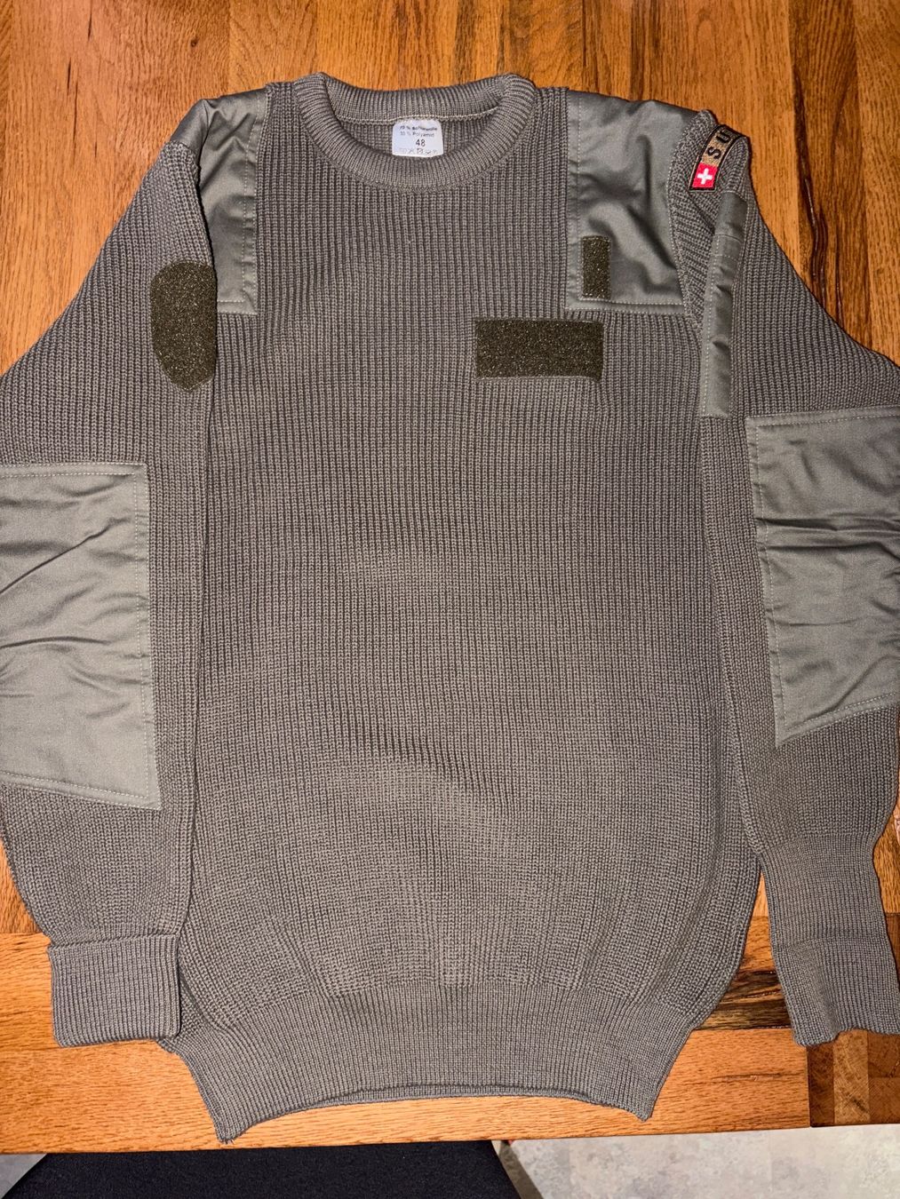 Pulls & Sweat-shirts: 2/2 Schweizer Armee Pullover ä Grösse – D'occasion à Opfikon par oza_cc6l