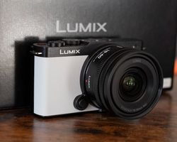 Panasonic Lumix S9 mit 18-40mm Kit-Objektiv Neu mit Garantie