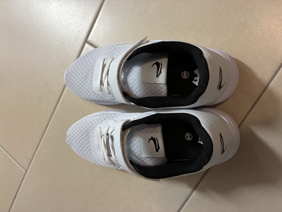 Schuhe für Mädchen: Vty Sneaker, Weiss, Grösse 40 – Gebraucht aus Aadorf von JFPS 1