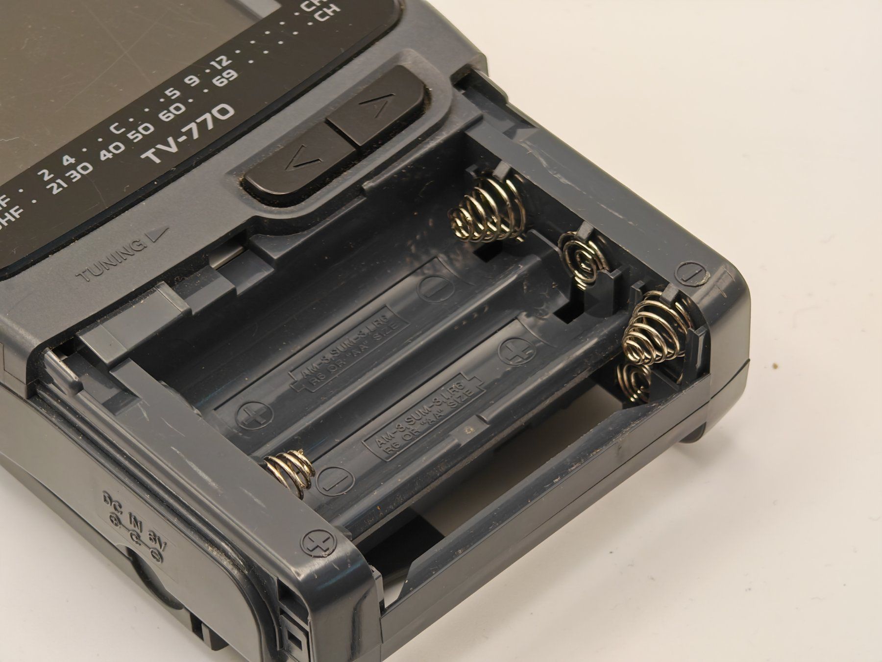 Televisori: Taschenfernseher Casio TV-770 – Usato da Thun venduto da Kankii 7