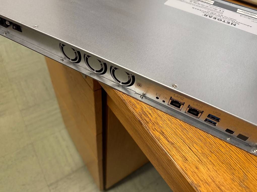Hub & Switch: NAS Netgear RNR-4C senza dischi – Usato da S. Vittore venduto da damonbonesi 2