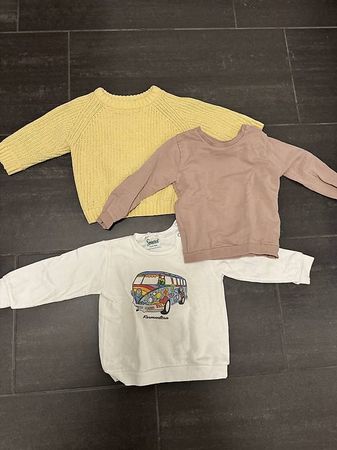 3 Pullover Gelb, violet, weiss