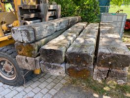 Eisenbahnschwellen, als Pfahl o. Treppe o. Gartengestaltung