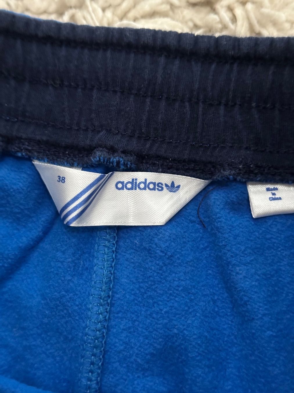 Adidas Pantaloni: Adidas Hose Gr.38 – Usato da Bern venduto da BrandVilla 4