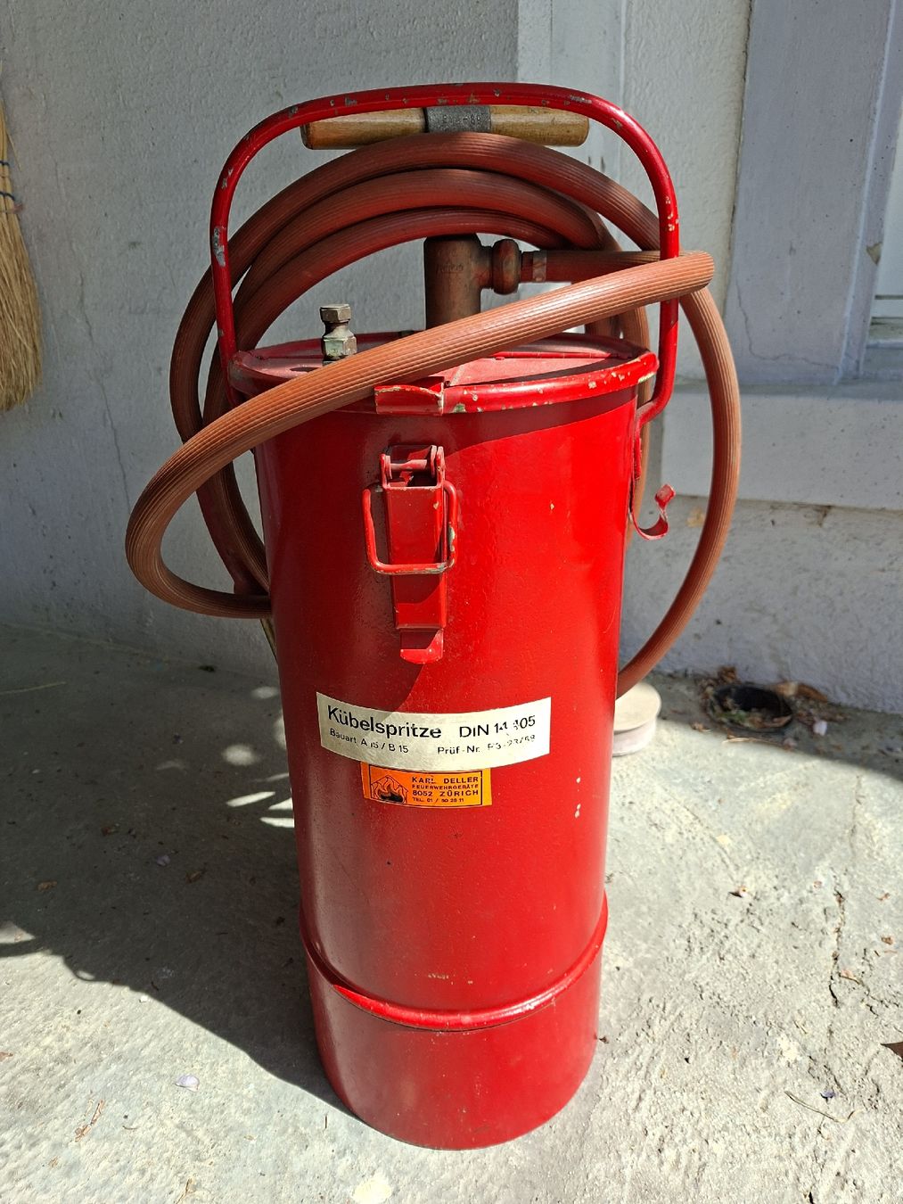 Feuerlöscher: Feuerlöscher alt – Gebraucht aus Morschach von stoos65