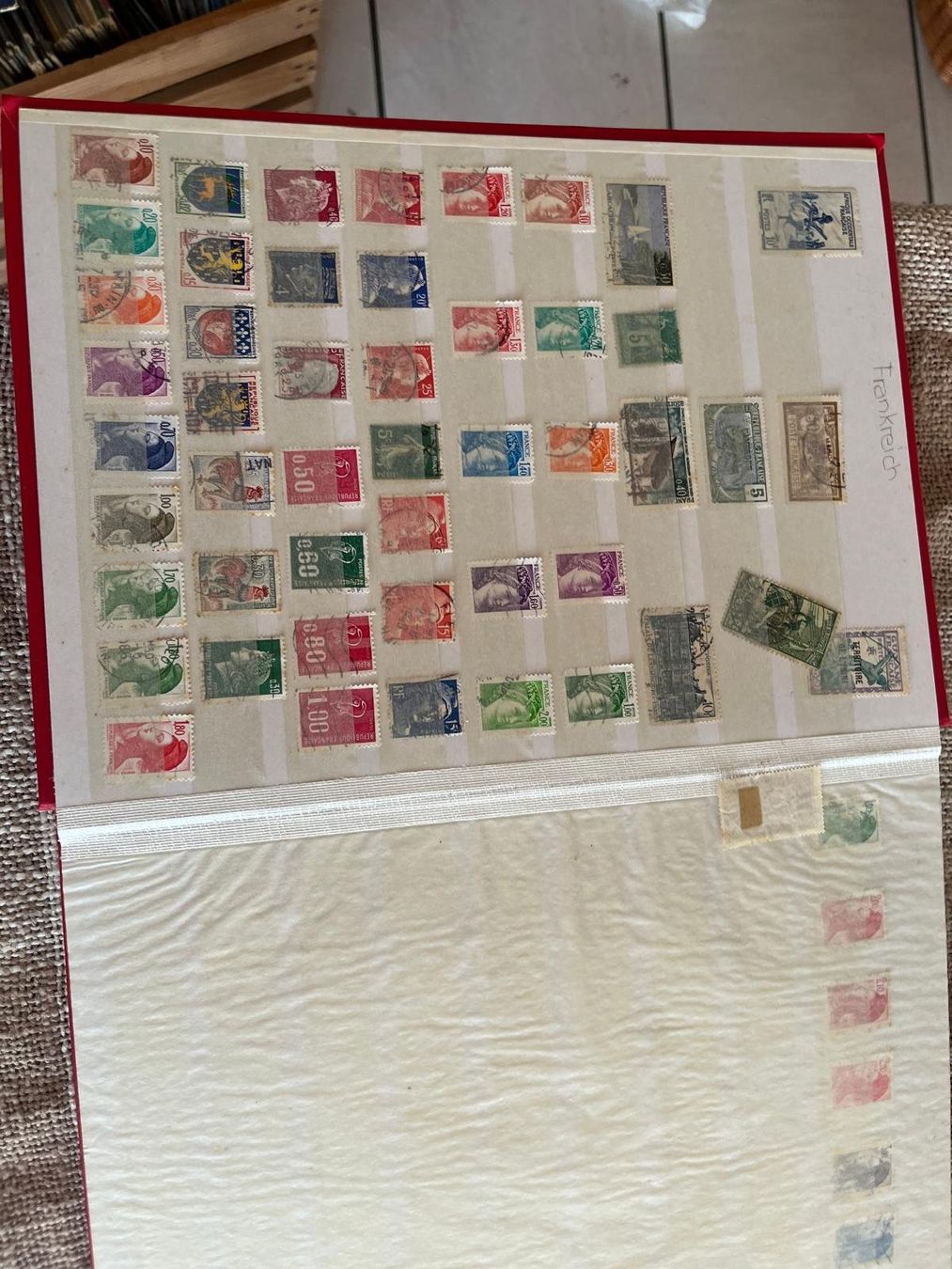 Tutti i francobolli: Etwa 10.000 Briefmarken – Usato da Niederbipp venduto da Buettler_Gjukaj1 7