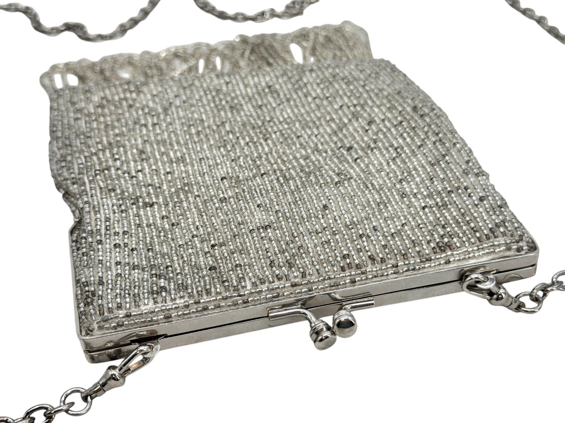 Borse da donna: Sac à main vintage Inge Christopher perlé argenté – Usato da Morges venduto da vintiques 3