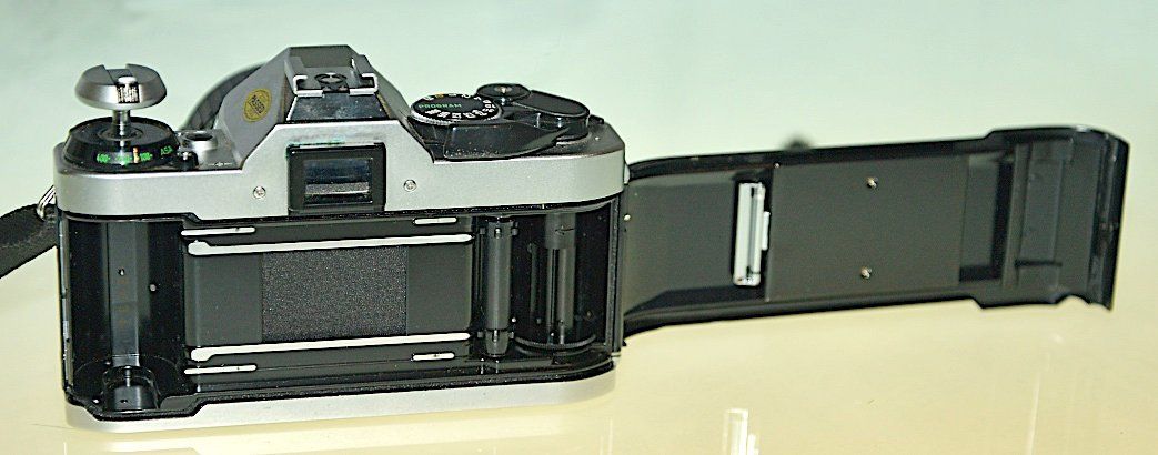 Canon Kamera: Analoge Canon AE-1 Program Spiegelreflexkamera mit Blitz – Gebraucht aus Winterthur von Meiermueller 4