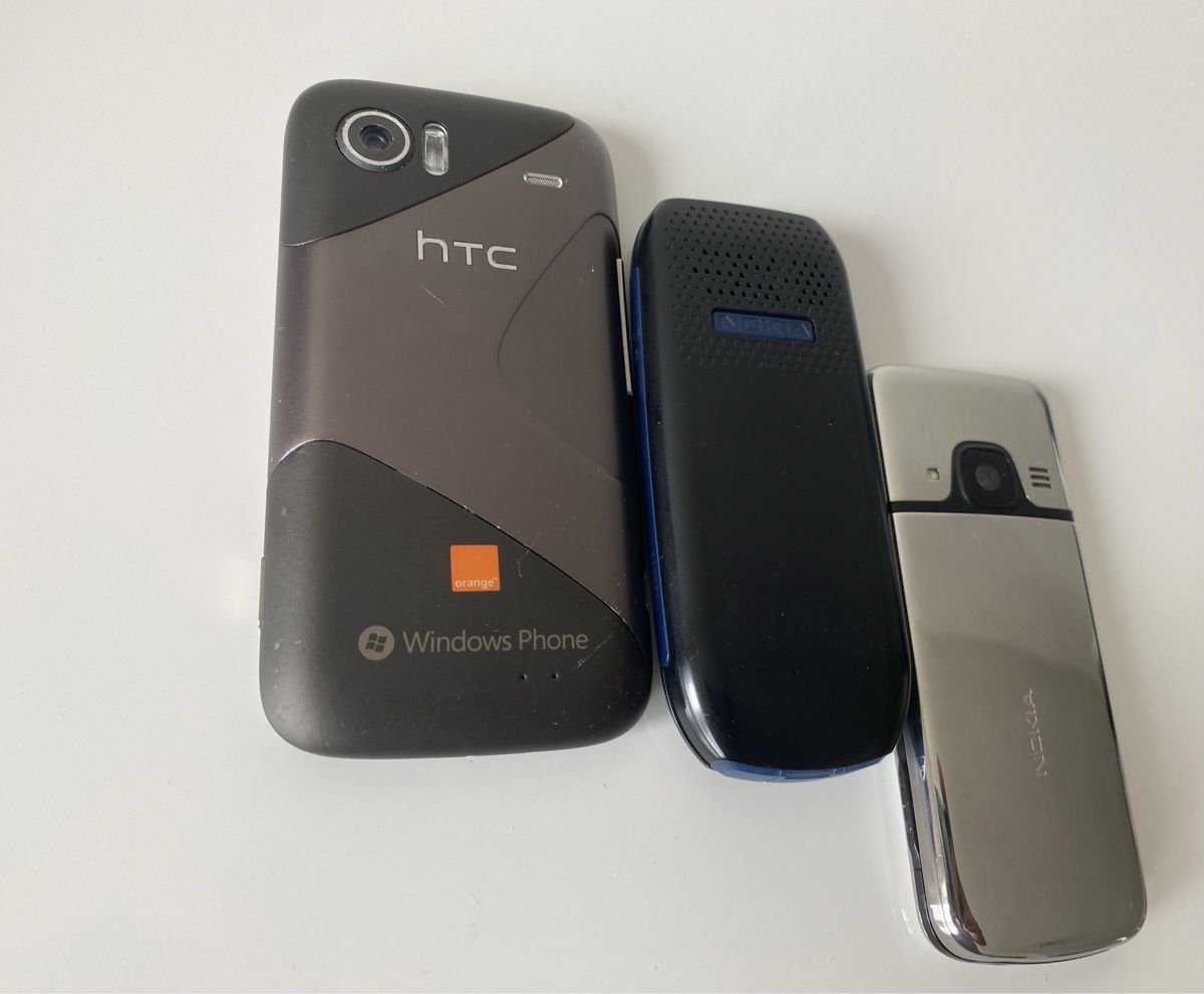 Telefoni cellulari / Smartphones: Verschiedene Handys – Usato da Münchenstein venduto da Archimedes 2