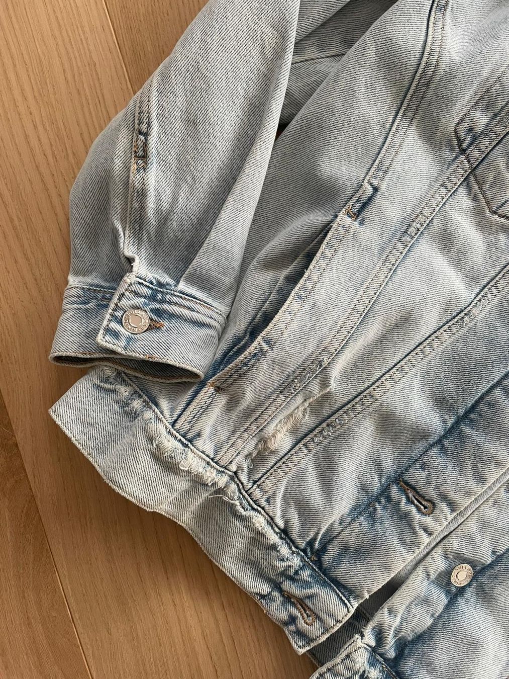 Pull&Bear Giacche: Jeansjacke - hellblau – Usato da Eschenbach LU venduto da B.L.R 2