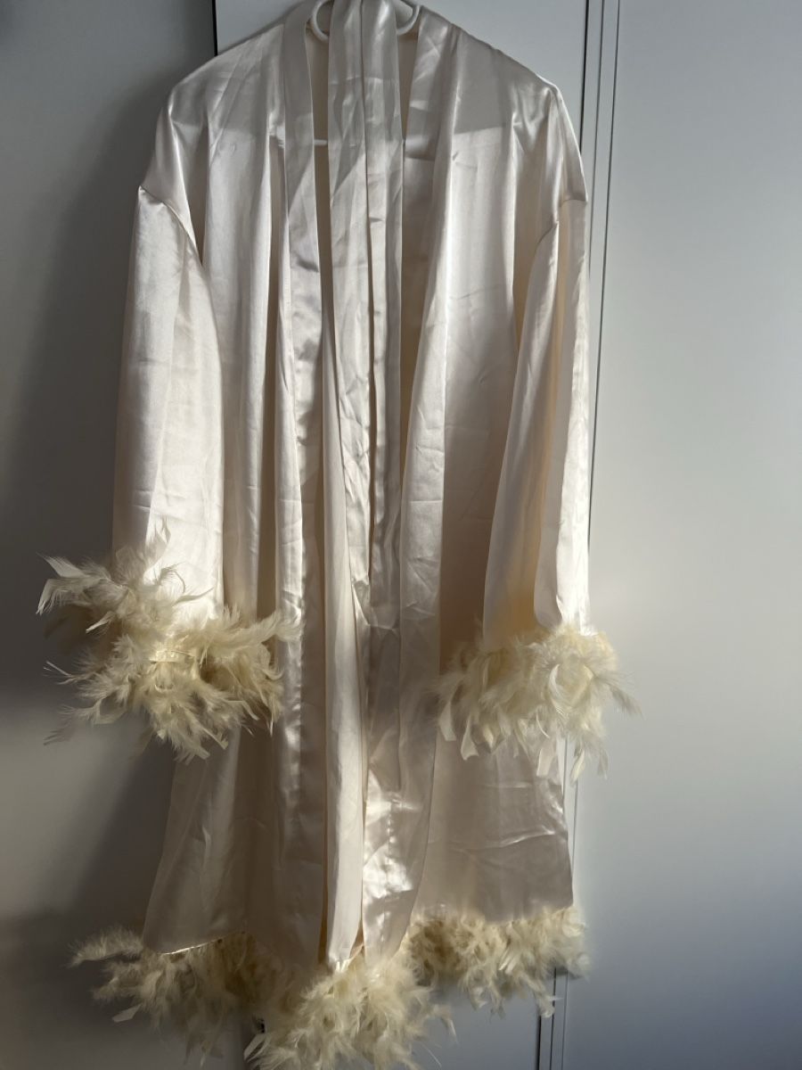 Accappatoi: Peignoir avec Plumes synthétique Taille Unique – Nuovo (secondo la descrizione) da Renens VD venduto da sar_bwz5