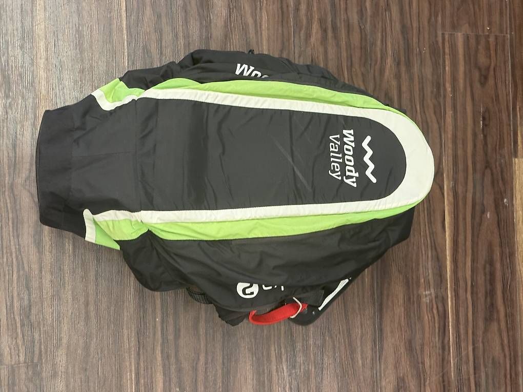 Woody Valley Sport dell'aria & Aquiloni: Gleitschirm Gurtzeug inkl. Rucksack – Usato da Künten venduto da Dealmaeck 2