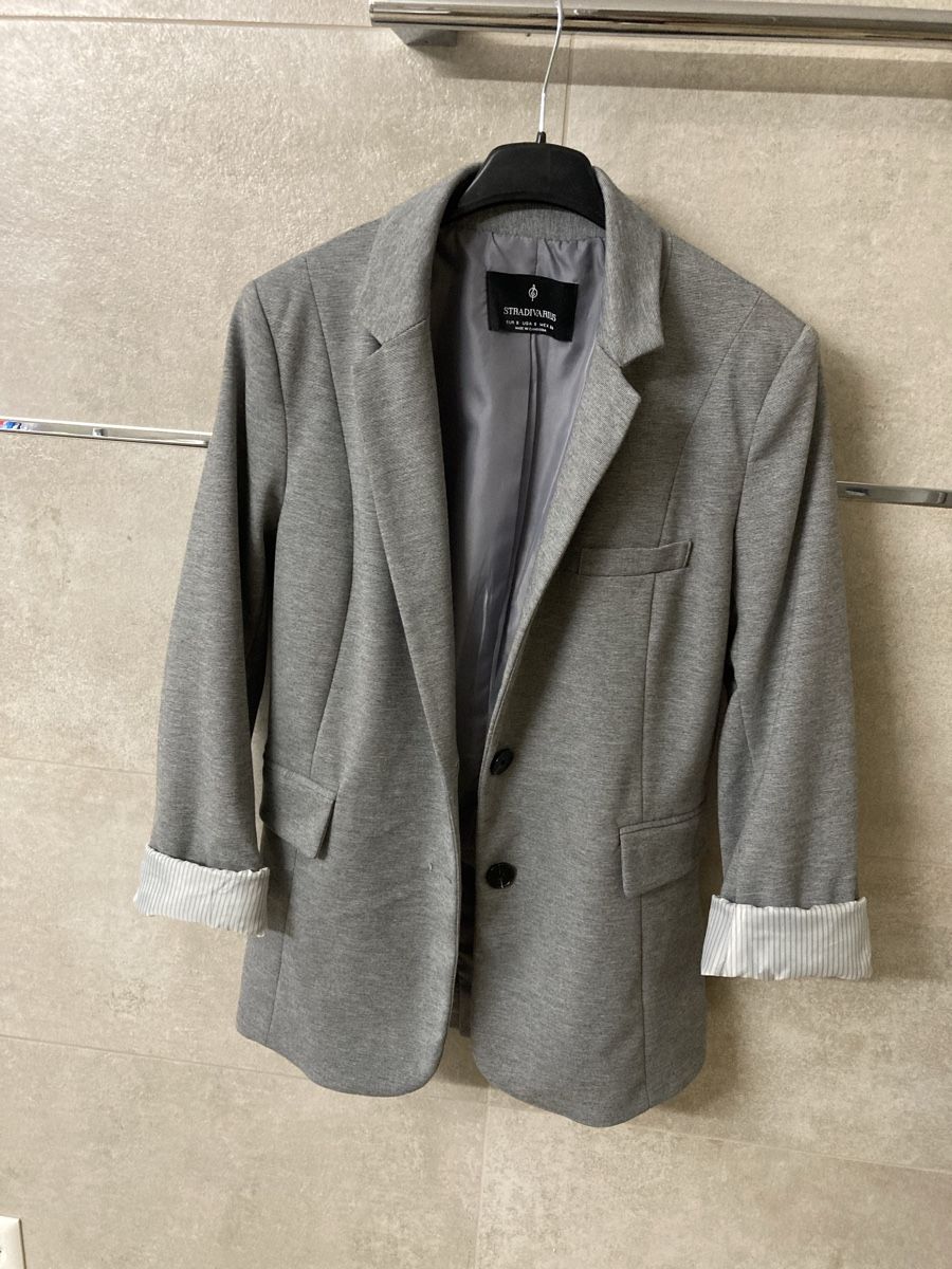 Completi & Tailleur: Stradivarius Grey Blazer - Size S! – Usato da Ettingen venduto da mis_68gg 1