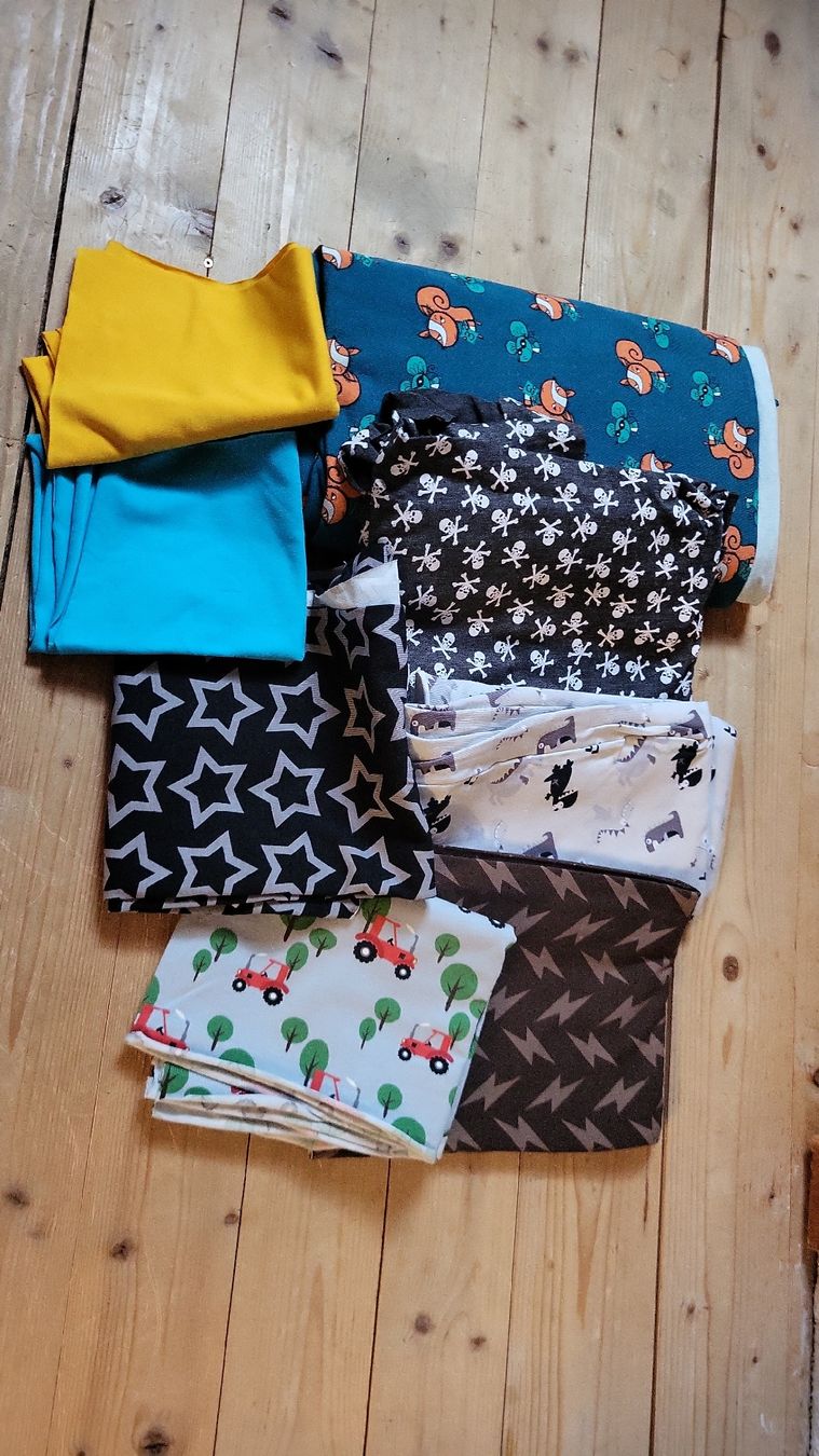 Tessuti: Stoffpaket – Usato da Wald ZH venduto da adbeel