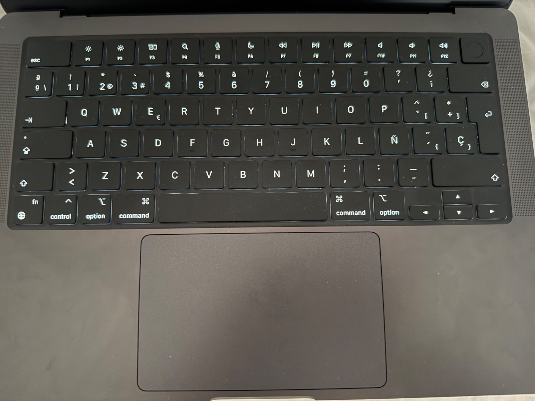 Apple Notebook: MacBook Pro M4 New – Nuovo (secondo la descrizione) da Lausanne venduto da dia_6lmn 3