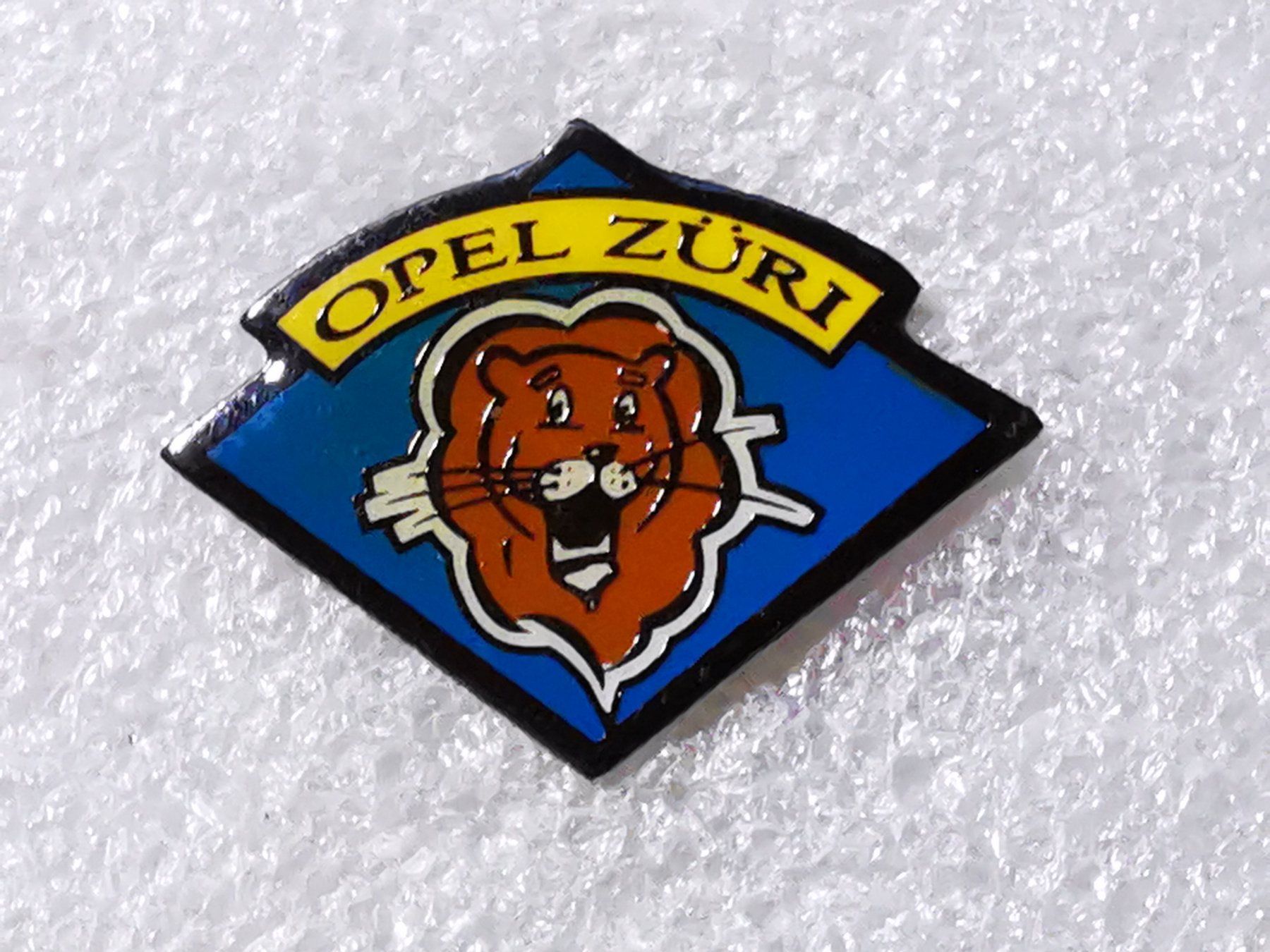 Placchette & Badge: Ansteckpin 42: Opel Züri – Usato da Oppligen venduto da Pin-Fall-Shop