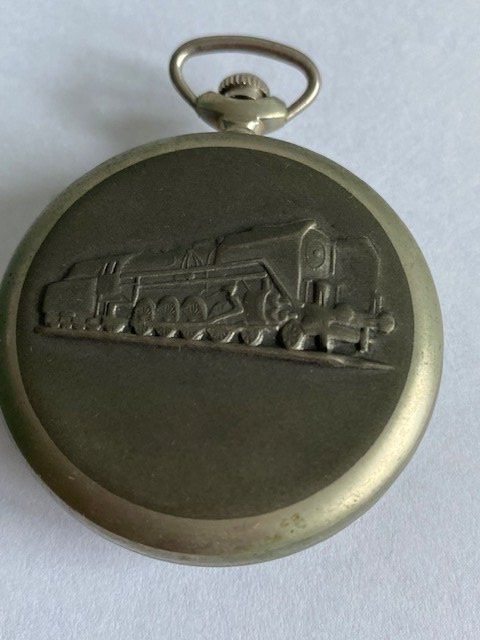 Swiss Orologi: ZWEI UHREN UND EIN MESSER – Difettoso da Chur venduto da silbermon 4