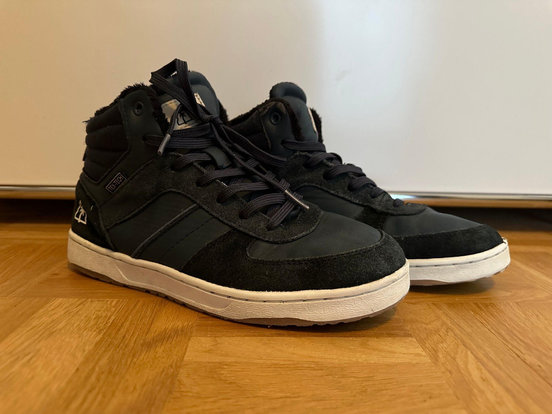 Scarpe per ragazzi: Winterschuhe Sneaker Beach Mountain Gr. 37 – Usato da Winterthur venduto da nelead