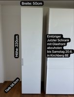 Eintüriger Jutzler Schrank mit weisser Glasfront