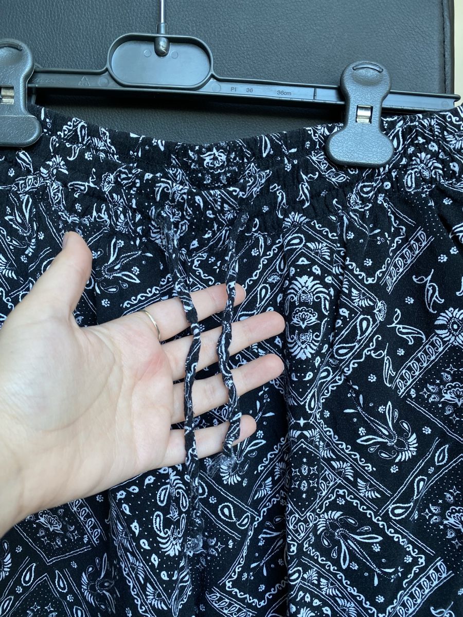 H&M Pantaloni: Pantalon léger noir et blanc H&M Divided – Usato da Mathod venduto da Alice977 4