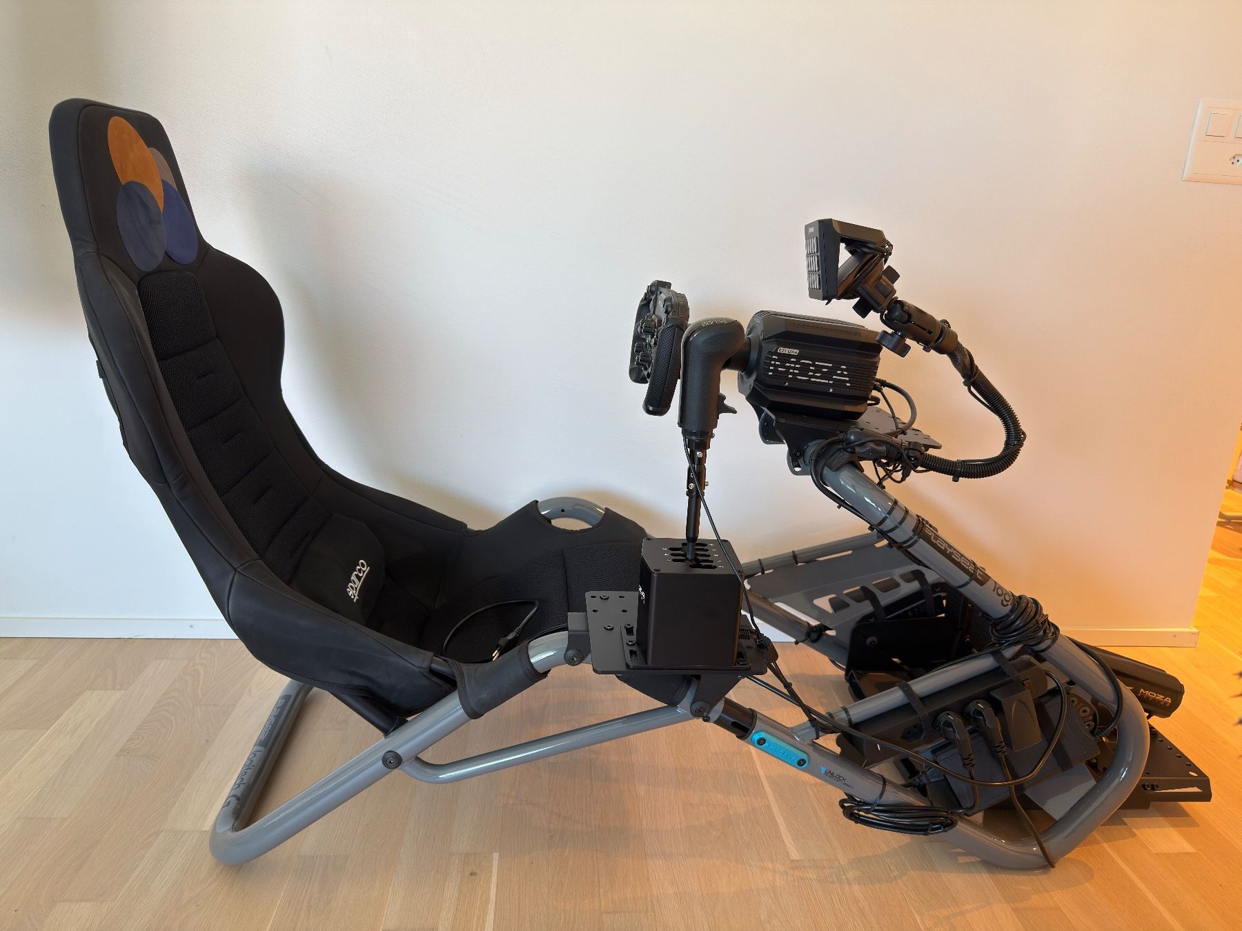Moza Racing Manettes: Complete premium SimRig / Komplettes Premium-SimRig – D'occasion à Wetzikon ZH par francesco_0000