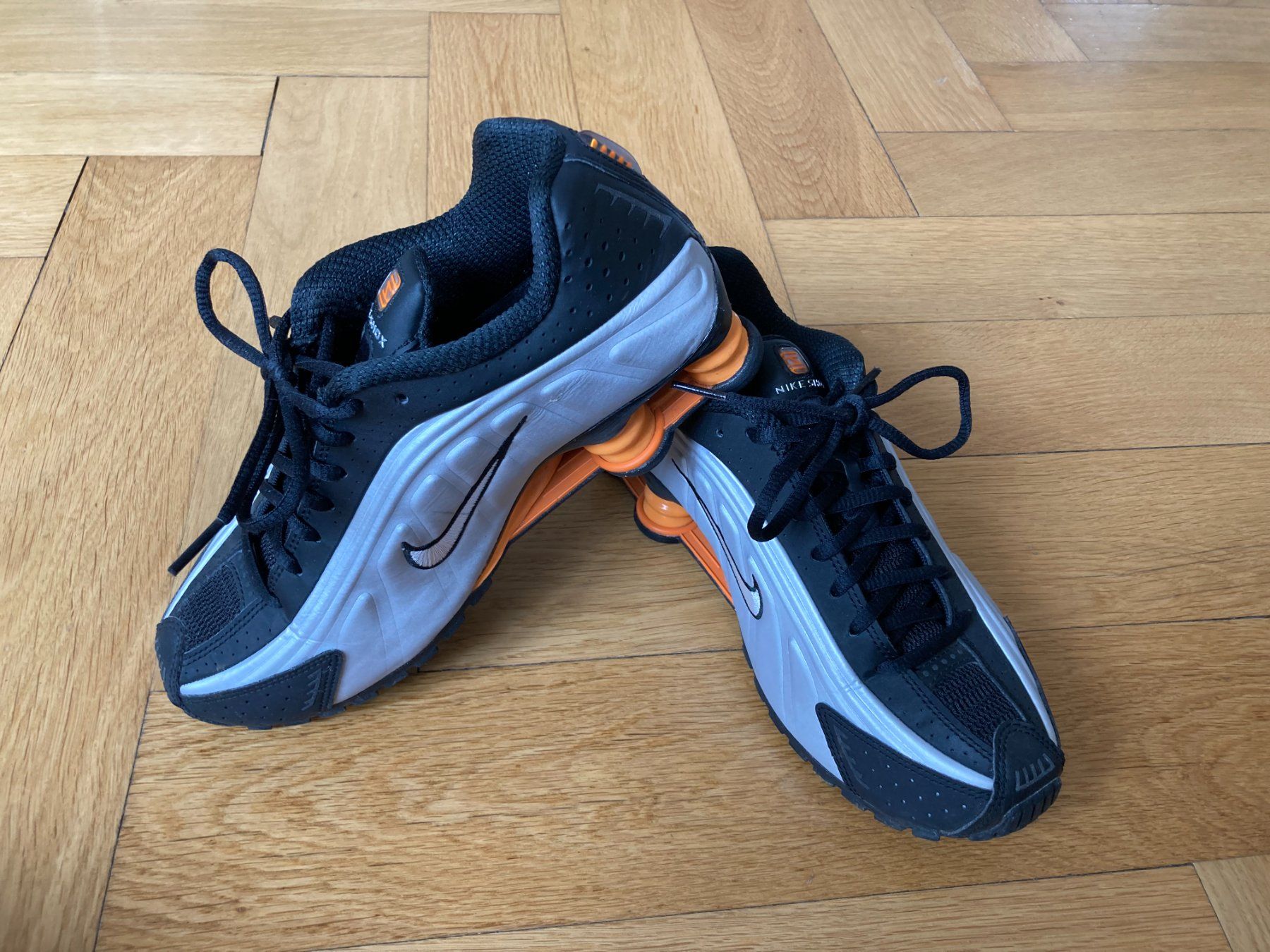 Nike Damenschuhe: Nike Shox R4 – Gebraucht aus Biel/Bienne von NoaBra