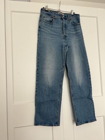 Levi’s Ribcage Jeans