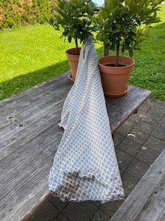 Tessuti: Jacquard Seide im Rautenmuster, Farbe grau/hellgrau B 1.15 m – Nuovo (secondo la descrizione) da Schwerzenbach venduto da einblick