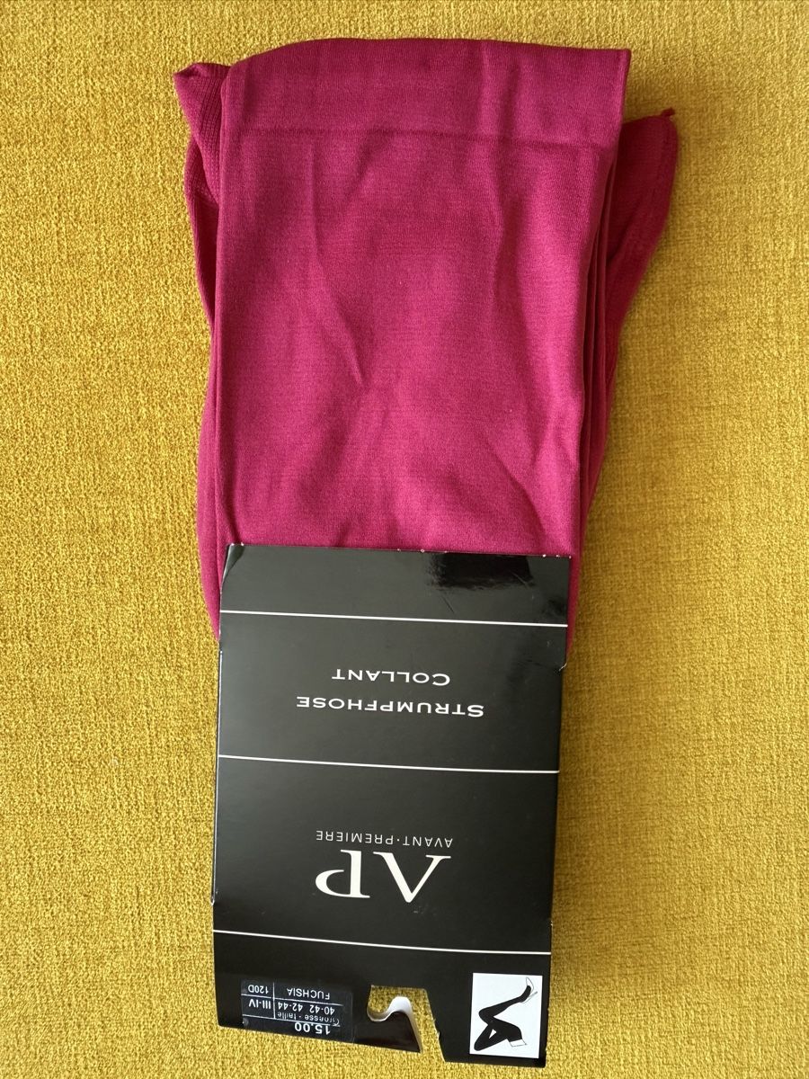 Collants: AP Strumpfhose neu – Neuf avec emballage d'origine à Feusisberg par Mila1122