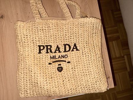 Panier PRADA MILANO paille femme bon état