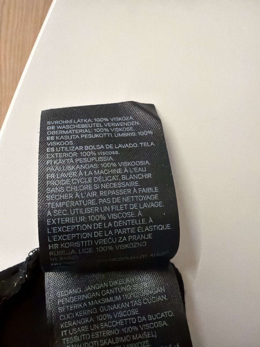 H&M Vestiti: Robe de grossesse H&M noire S – Usato da Küssnacht am Rigi venduto da amynilleuh 1