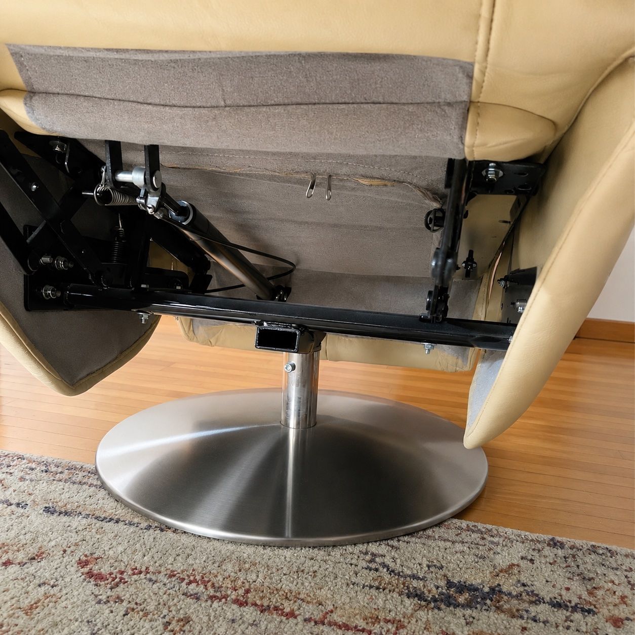 Poltrone: Eleganter Relaxsessel aus Leder – Usato da Koblenz venduto da WowPrinzip 4