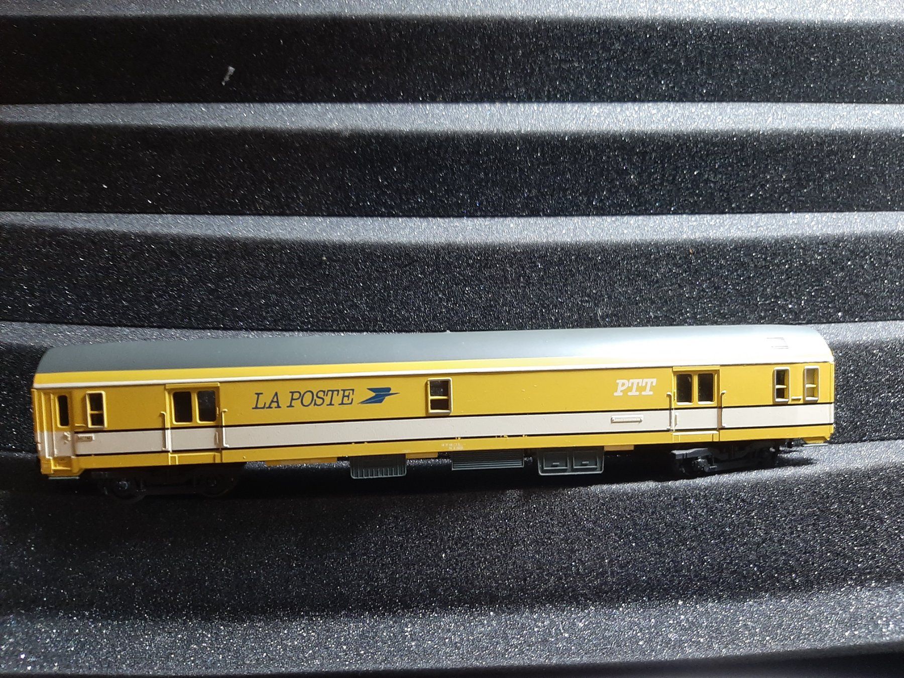 Lima Modelleisenbahnen: LIMA SNCF POSTE REF.11 – Gebraucht aus Avully von RIVALIS