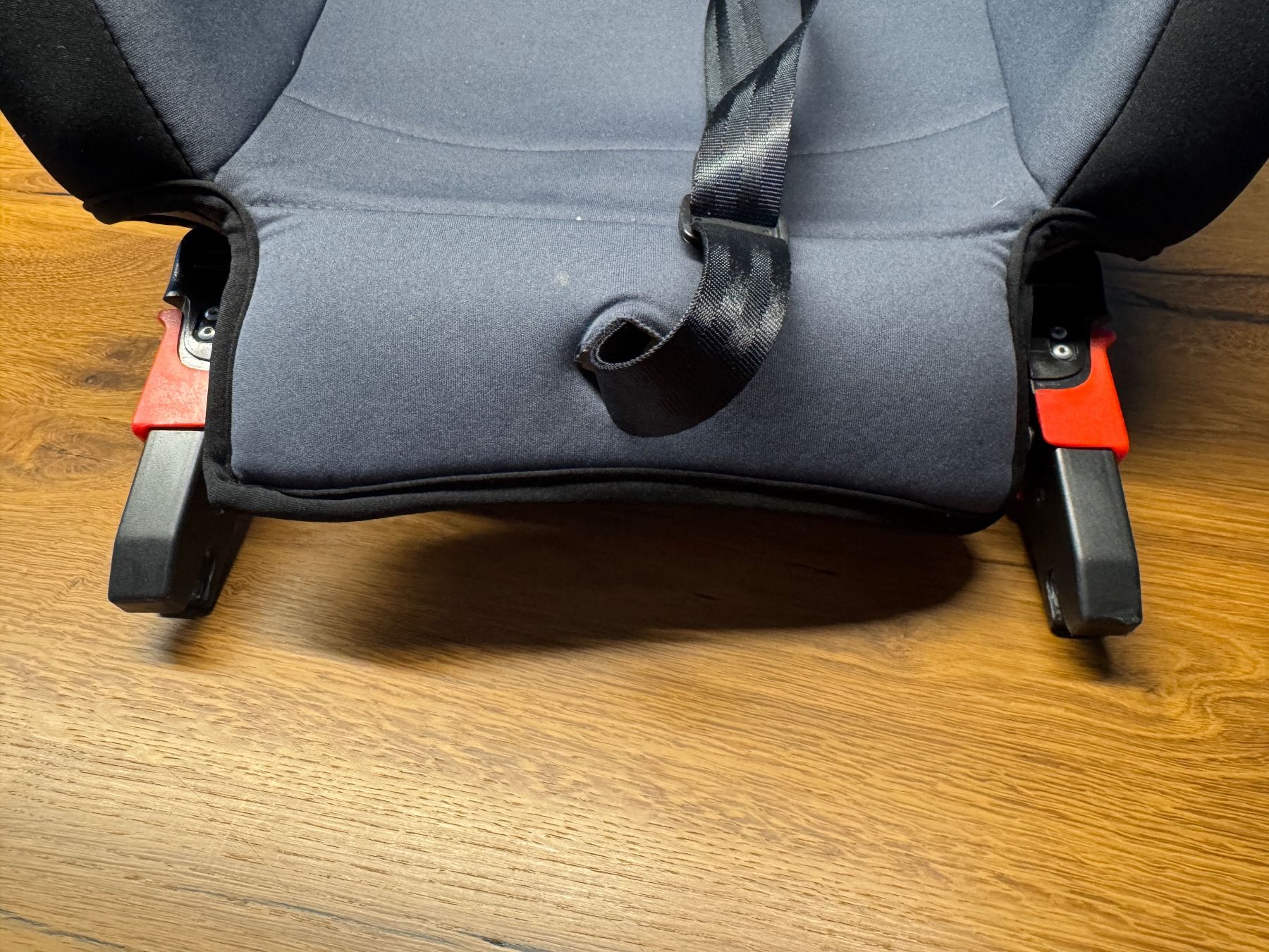 Osann Auto-Kindersitze: Osann Junior Isofix Gurtfix Sitzerhöhung – Gebraucht aus Rüti ZH von emu1982 1