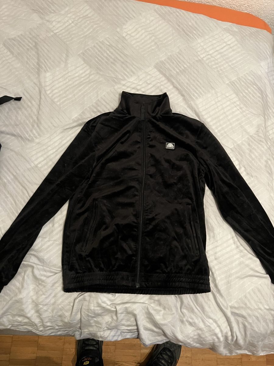 Southpole Jacken: Schwarze Trainingsjacke Southpole Neu! – Neu und originalverpackt aus Rüti ZH von Mjohnny7