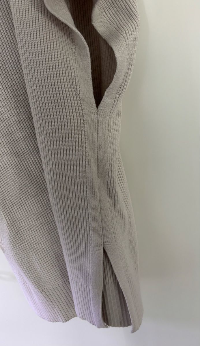 Zara Gilet & Giacche senza maniche: Zara ärmelloser Rollkragenpullover beige Grösse L – Usato da Zürich venduto da cmiks 2