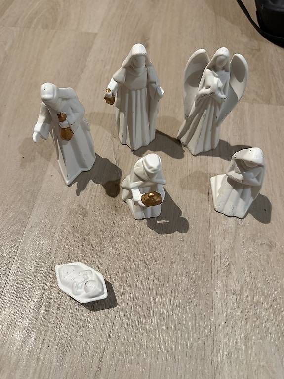 Figurines: Krippefiguren  – D'occasion à Niederhasli par des_f82m