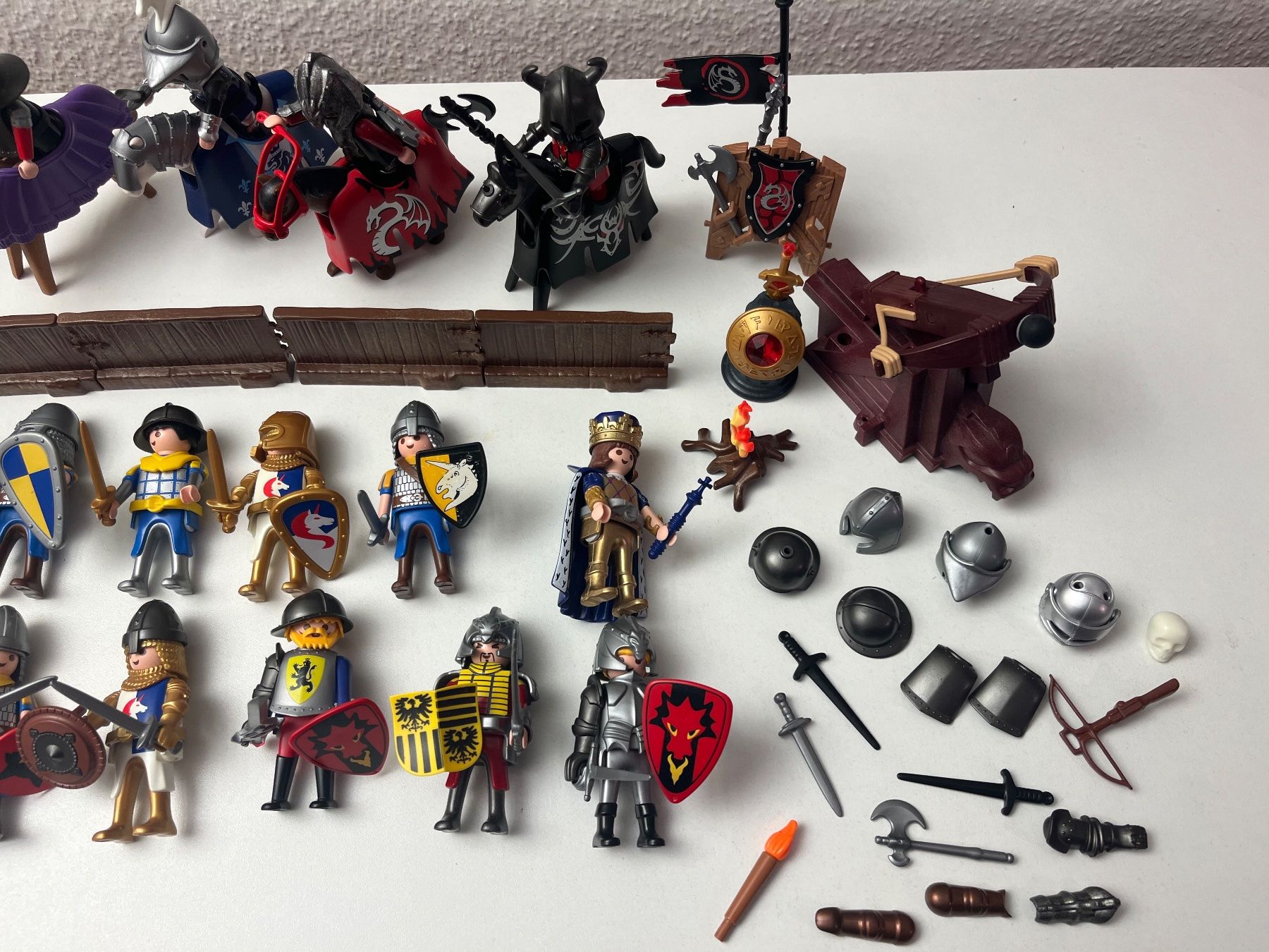 Playmobil Spielzeuge: Playmobil Ritter Figuren – Gebraucht aus Allschwil von  3